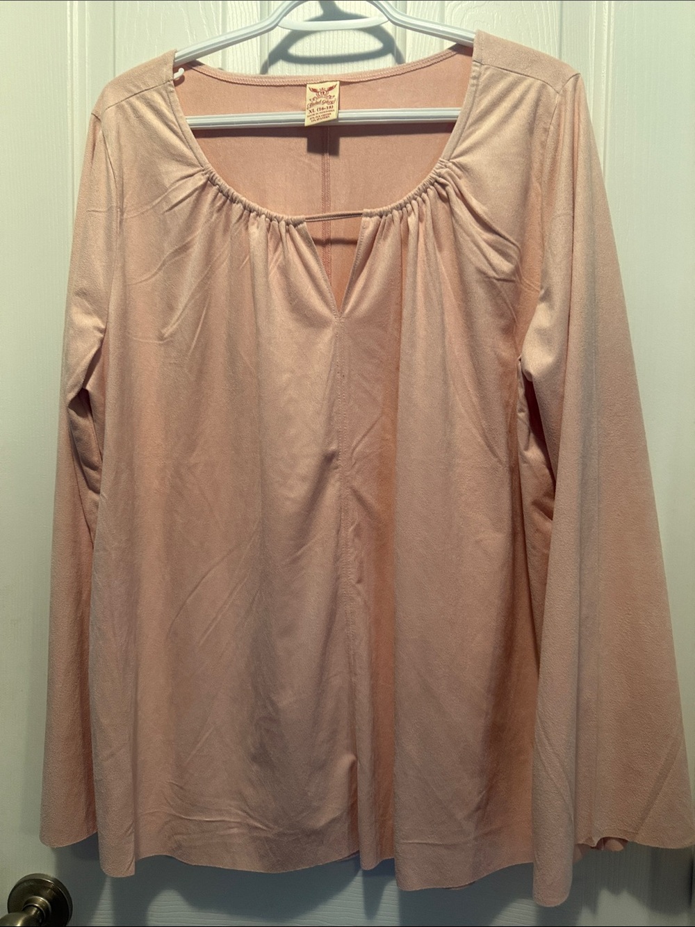 Faded Glory Long Sleeve Scoop Neck Top in Blush